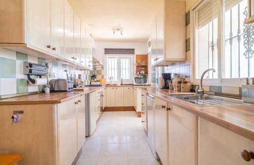 Velez-Malaga House | 4 bedroom accommodation in Iznate