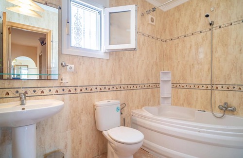 Velez-Malaga House | 4 bedroom accommodation in Iznate