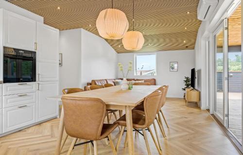 Mommark Strand House | 4 Bedroom Amazing Home In Sydals