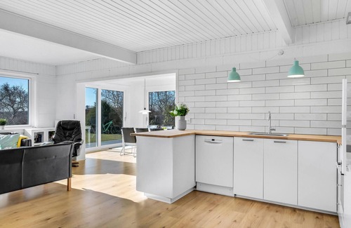 Dronningmolle House | 4 bedroom awesome home in Dronningmølle