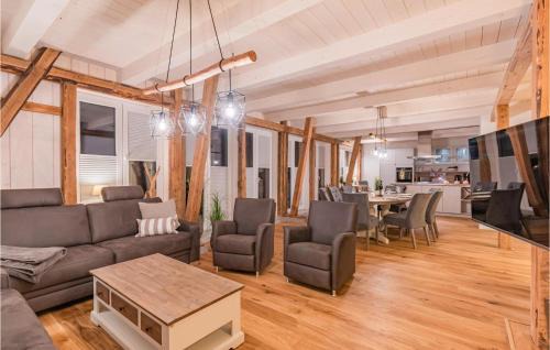 Langenhorn House | 4 Bedroom Awesome Home In Langenhorn