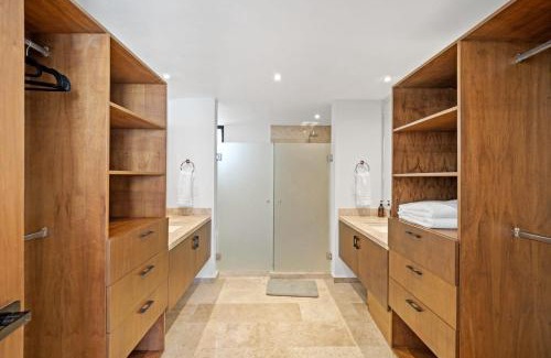 Dzemul Apartment | 4-Bedroom Beachfront Apartment