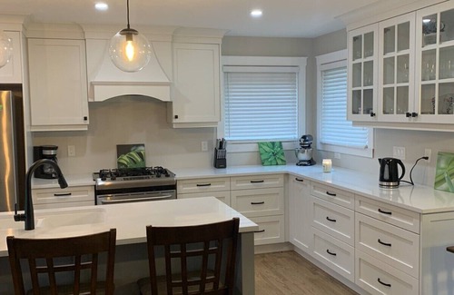 Port Elgin House | 4 Bedroom bungalow with Hot-Tub and Rec- Room