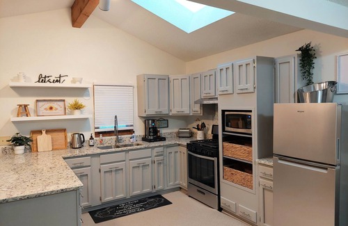 Southwest Minneapolis House | 4 Bedroom Bungalow in heart of Minneapolis