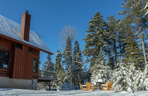 Lac Superieur Village Ski Chalet | 4-Bedroom Chalet Fraternite in Lac-Superieur Tremblant