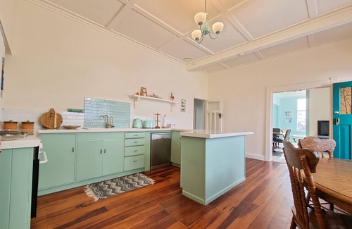 Papakura House | 4 Bedroom Character House Papakura