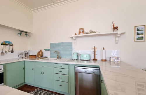 Papakura House | 4 Bedroom Character House Papakura