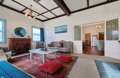 Papakura House | 4 Bedroom Character House Papakura