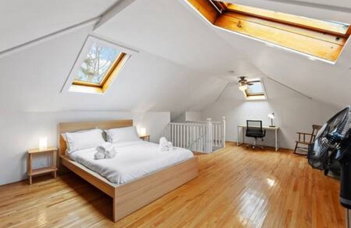 Port Credit House | 4 Bedroom Charm in Port Credit