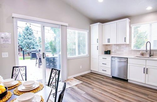 Highlands Ranch House | 4-Bedroom Comfort Near It All Fire Pit & More!