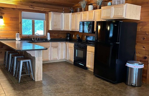 Gresham Condo | 4 Bedroom Condo w/Transportation to NFL Draft 2025