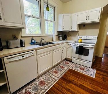 Lyon Park Villa | 4 Bedroom DC's Best Location with Parking, Walk to Clarendon Metro, Shopping and Nightlife!