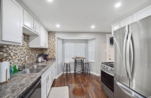Fairpark House | 4 Bedroom + Den, Family Friendly, 5 mins to City!