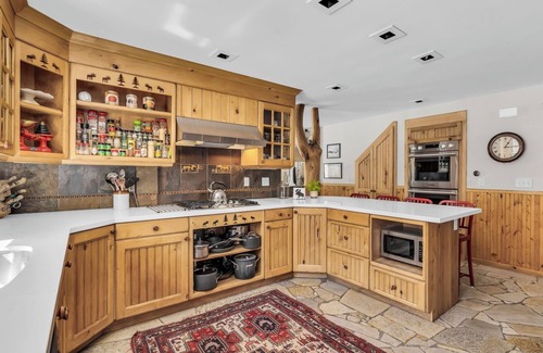 Salt Lake Mountain Resorts Cabin | 4 bedroom flexible Mountain Ski House just two minutes drive to Solitude