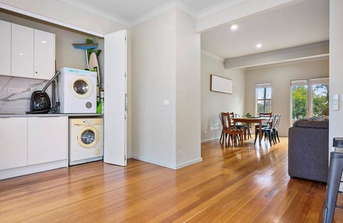 Heathmont Apartment | 4 Bedroom Home in Heathmont Perfect for Families