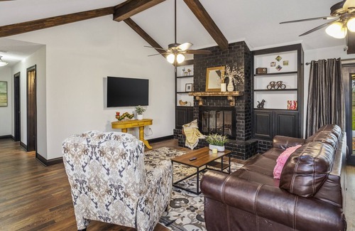 Lake Charles House | 4 Bedroom Home in Moss Bluff, La