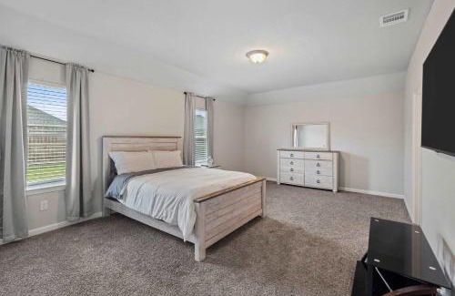 Lake Charles House | 4 Bedroom home with Hot Tub in Lake Charles La