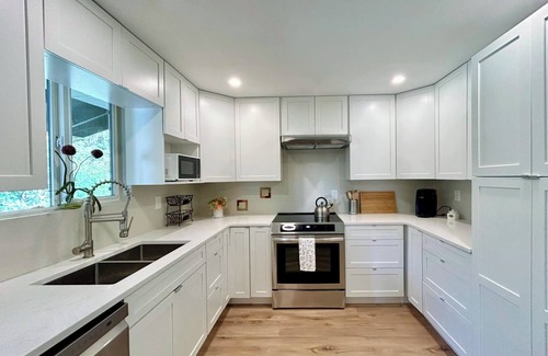 Bellingham House | 4-bedroom house - Beach Access in enchanting Bellingham with AC, WiFi