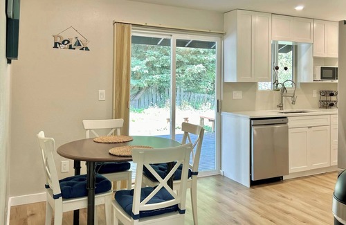 Bellingham House | 4-bedroom house - Beach Access in enchanting Bellingham with AC, WiFi