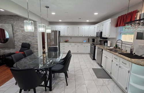 Port Wentworth House | 4-bedroom house in charming Savannah with a feel of new fun. Getaway to Paradise