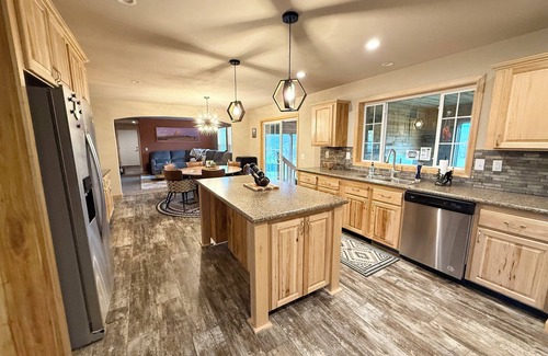 Sundance House | 4-bedroom house in enchanting Devils Tower with Hottub and Swim Spa