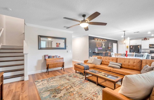 Elfers House | 4-bedroom house in beautiful New Port Richey with AC, WiFi