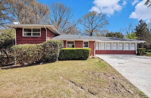 Greater Valley Brook House | 4 Bedroom House Near Downtown Decatur and Beltline.