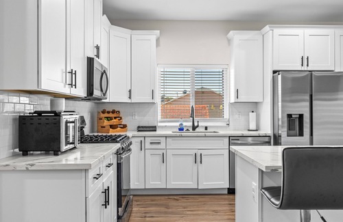 California City House | 4-bedroom house in delightful California City with AC