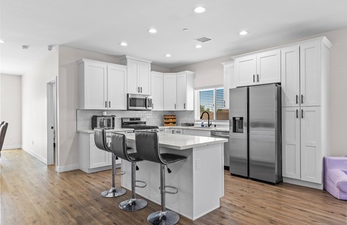 California City House | 4-bedroom house in delightful California City with AC