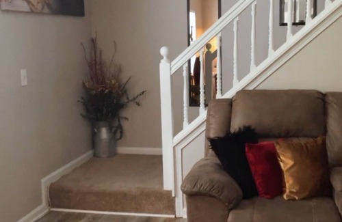 Stone Mountain House | 4-bedroom house sleeps 12 in charming Stone Mountain with WiFi, AC