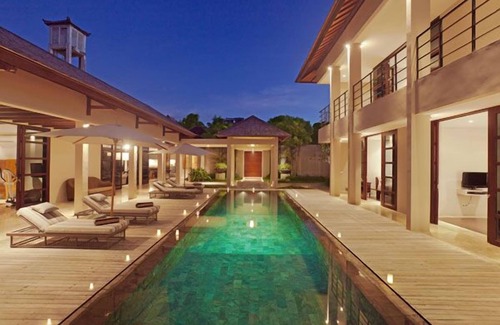 Bukit Villa | 4 Bedroom Jimbaran Luxe Pool Villa, Housekeeping Staff Service, Breakfast!
