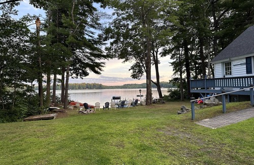 South Casco House | 4 Bedroom Lake House with Sandy Entrance & Boat Dock