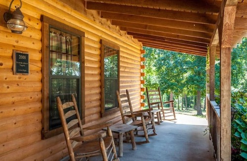 Woden Cabin | 4 Bedroom Log Cabin at Tall Timbers Retreat