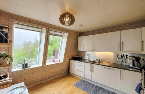 Suldal House | 4 bedroom lovely home in Hebnes