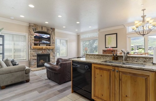 Ogden Condo | 4 Bedroom Luxury Huntsville, Utah Vacation Rental - 10 Mins. From Snowbasin LS43