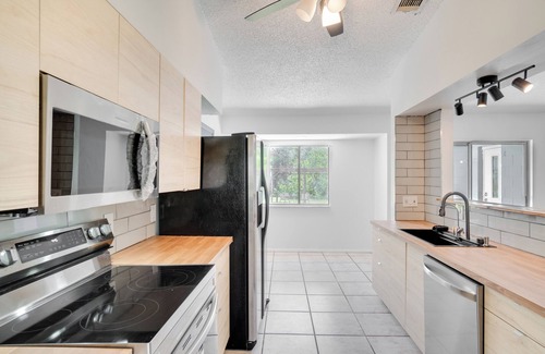 Orlando House | 4-bedroom newly updated ranch-style home with huge backyard in fantastic Orlando