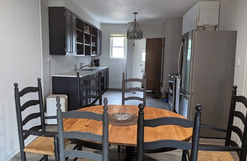 Port Stanley House | 4 bedroom - partial view of the lake - 5 minute walk to the beach