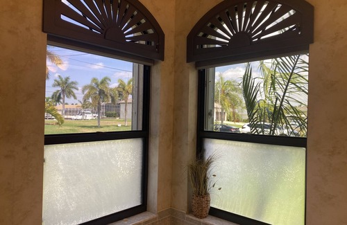Caloosahatchee House | 4 bedroom pool house close to downtown Cape Coral!