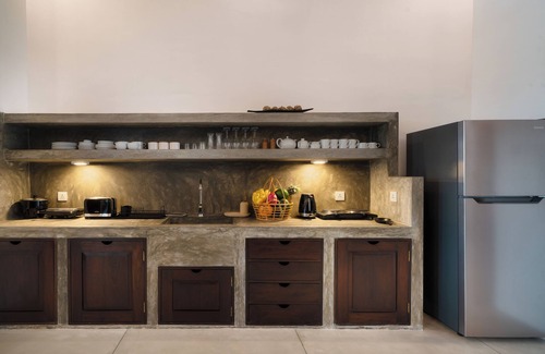 Hikkaduwa Villa | 4-bedroom river front villa in beautiful Ambalangoda with pool