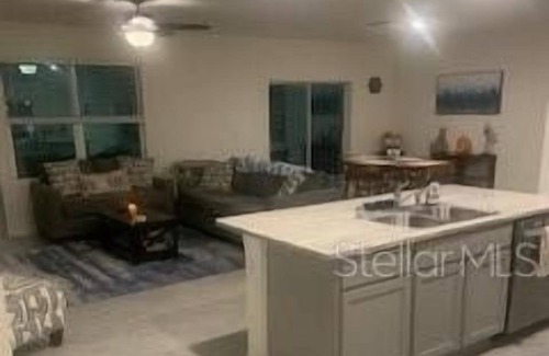 Wimauma Apartment | 4 Bedroom Single family 430529 by Houzlet