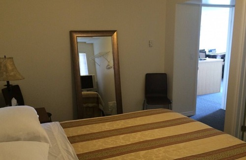 Black Mountain House | 4 Bedroom unit 4 king beds 2 full Baths Laundry Balcony Okanagan Lake City Views