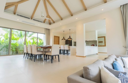 Choeng Thale Villa | 4-bedroom Villa - Newly Renovate & Spacious Living, 15 Min to Beach l Breeze 3