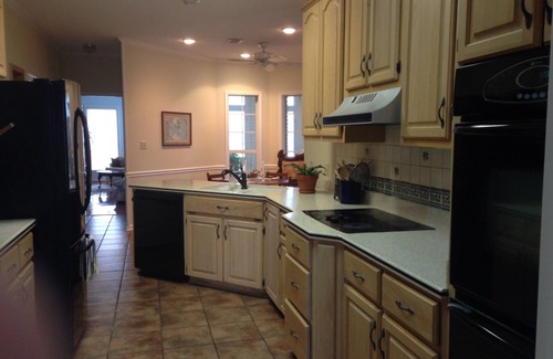 Royal Oaks House | 4-bedroom vacation home 7 minutes drive to University of Mississippi