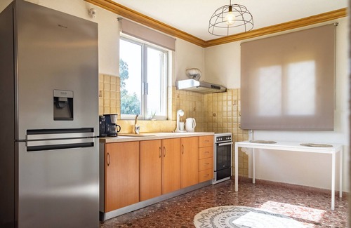 Kefalari Villa | 4-bedroom villa in lovely Mili with AC, WiFi. Enjoy a relaxing stay