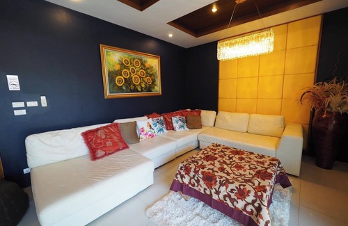 Chalong Villa | 4-bedroom villa with private pool