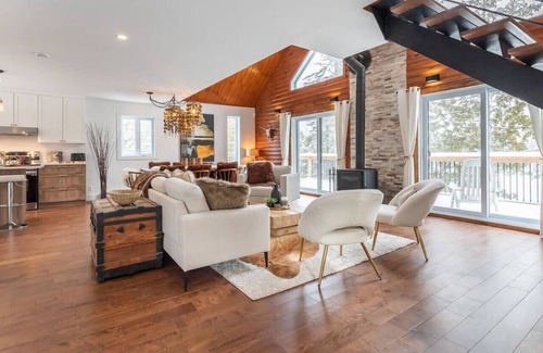Val-des-Lacs House | 4-Bedroom Villa with Swimming Pool