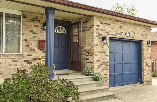 LaSalle House | 4 Bedroom Waterfront Oasis Getaway with Hot Tub