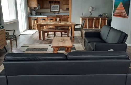 Walker House | 4 Bedrooms 1.5 Bath Great ViewsnWalking distance to town Bike Trailnquiet area