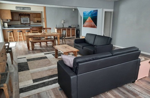 Walker House | 4 Bedrooms 1.5 Bath Great ViewsnWalking distance to town Bike Trailnquiet area