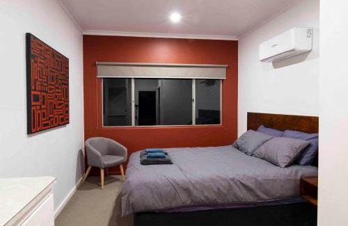 The Gap House | 4 Bedrooms, 2 Bathrooms in Alice Springs